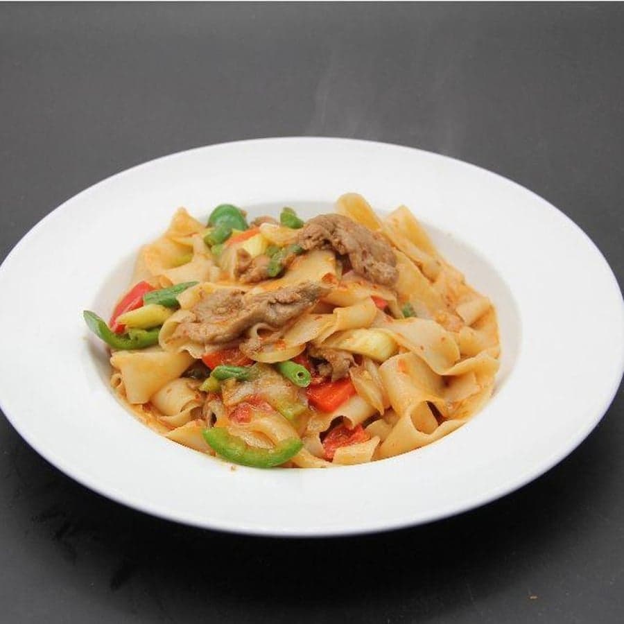 Flat Noodle Chow Mein — Taibat Restaurant