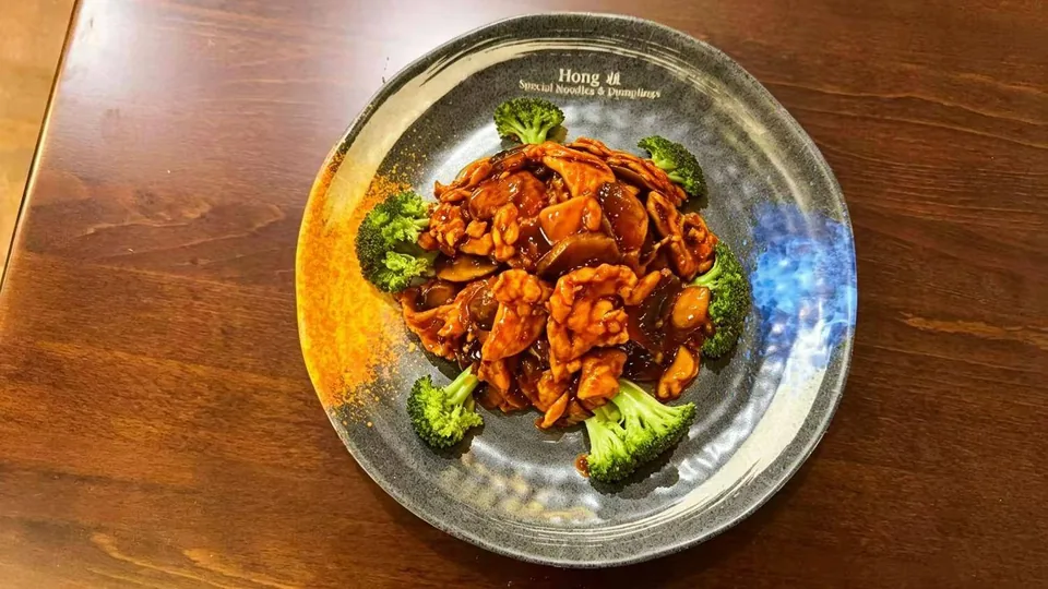 Sliced Mushroom Stir Fried Chicken