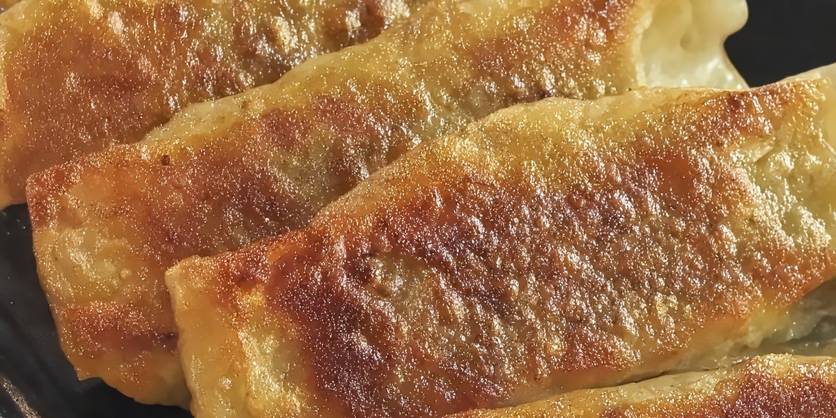 Fried Dumplings (6 pcs)
