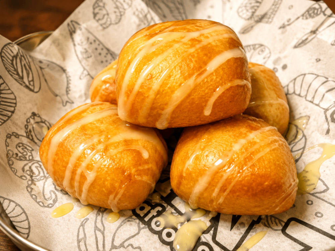 Golden Buns (5 Pcs) — Ocean 7 Boiling Seafood & Bar